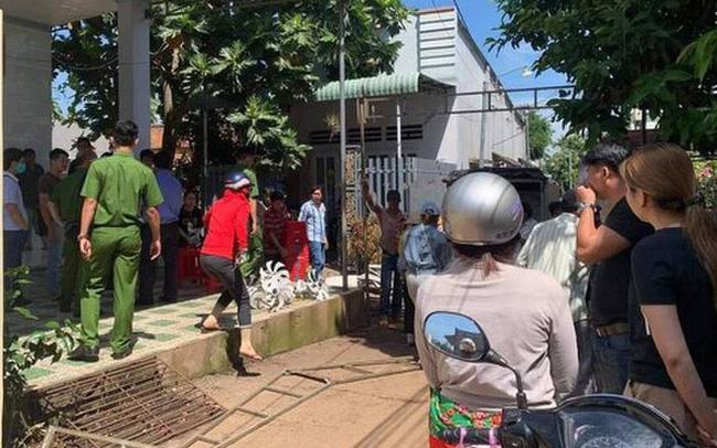 Bé trai tử vong bất thường ở Nghệ An: Thi thể quỳ gối, đầu tựa bậc thang-1