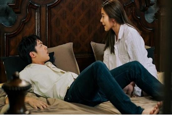 Mang thai mất hứng chăn gối, vợ cho chồng đi 'bóc bánh trả tiền'