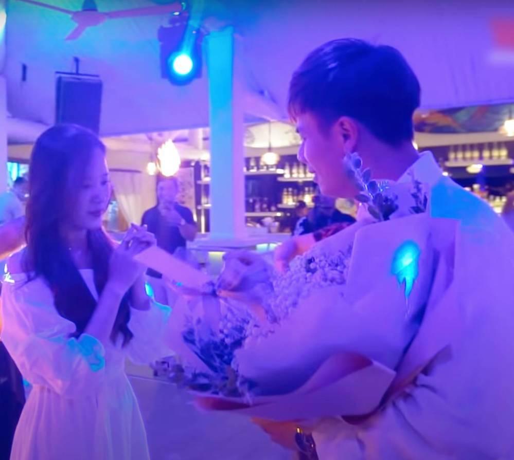 MC Anh Huy tiết lộ chuyện yêu đương sau clip cầu hôn Midu-1