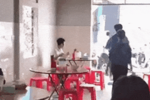 Nhắc nhở nhẹ chủ quán bún ở Đà Nẵng đánh thực khách-1