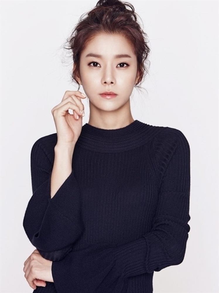 So kè sự nghiệp của Son Ye Jin và loạt tình cũ của Hyun Bin-9