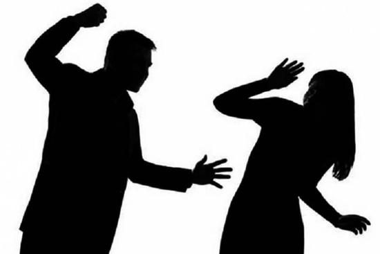 Nữ idol hạng A bị chồng bạo hành, sống khổ sở không dám kiện