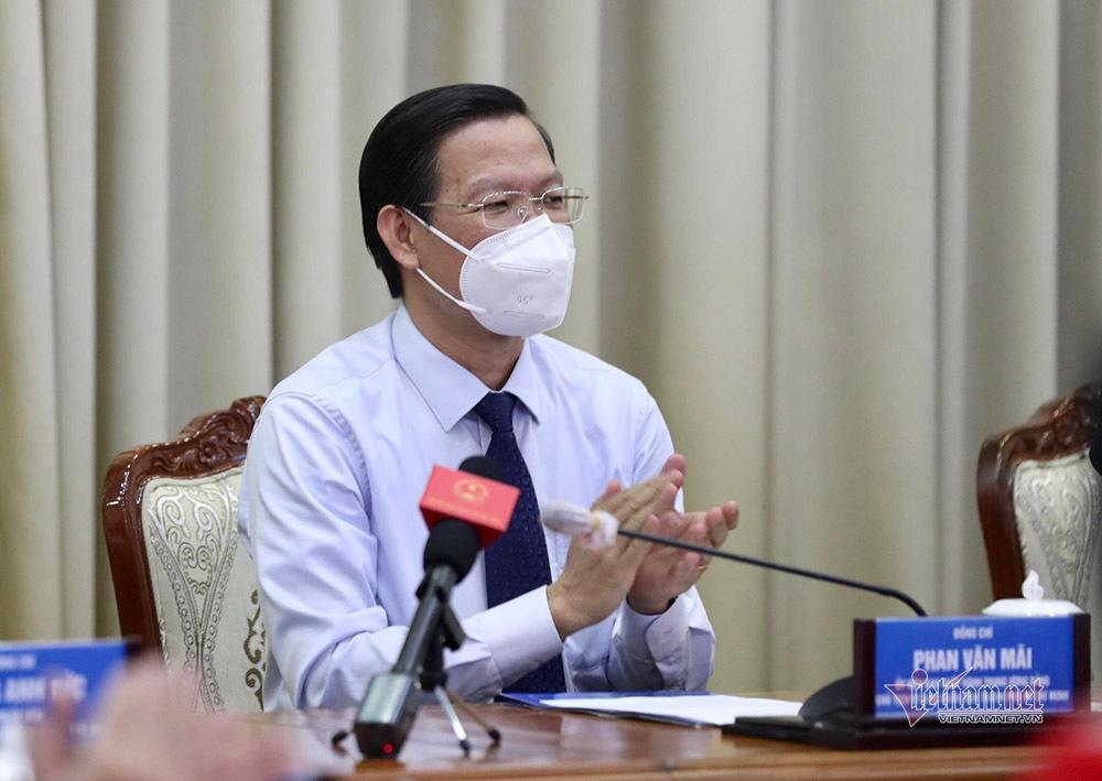 TP.HCM ngập cờ hoa đón những người hùng tuyển nữ Việt Nam-2