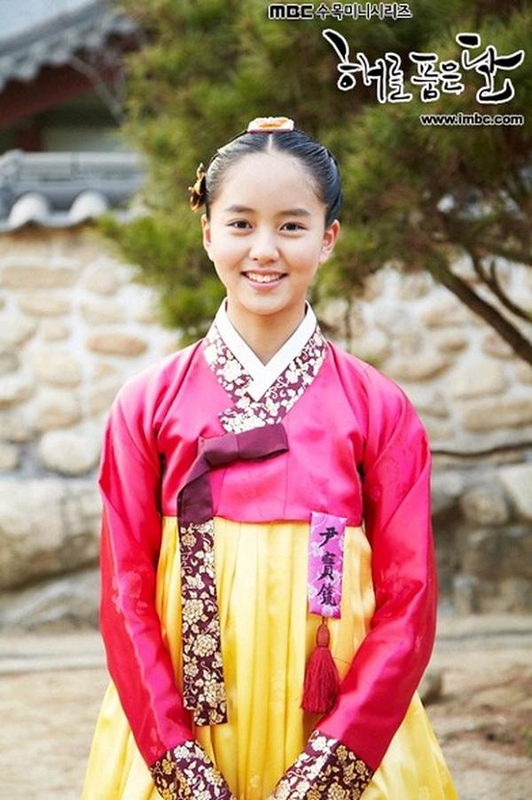 Cuộc chiến sao nhí: Kim So Hyun - Kim Yoo Jung bất phân thắng bại-3