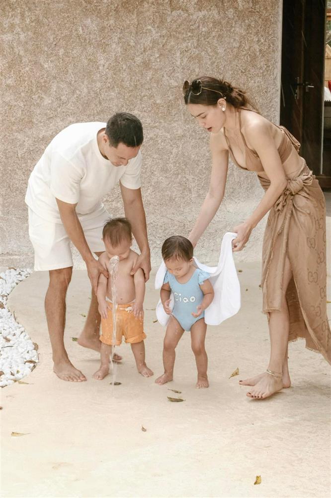 Gia đình Hồ Ngọc Hà du xuân, ảnh nào có Leon cũng gây cười-5