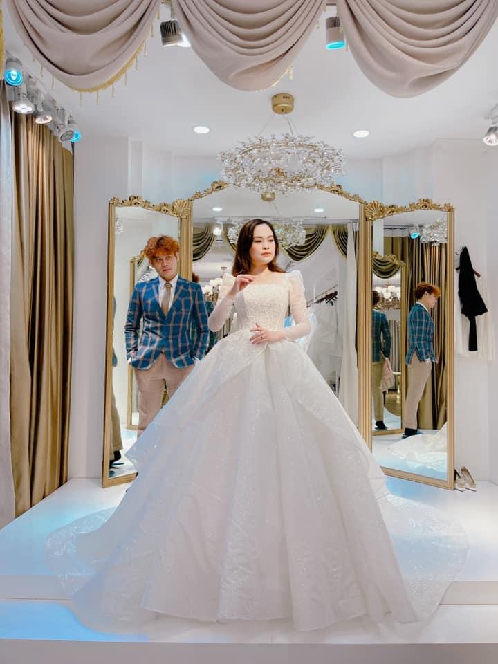 Hôn nhân hơn thập kỷ của MC Hồng Phúc và vợ U50-6