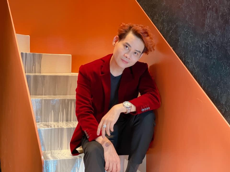 Hôn nhân hơn thập kỷ của MC Hồng Phúc và vợ U50-1