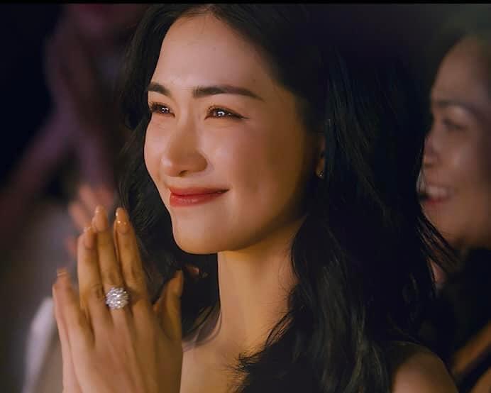 Hòa Minzy chiếm spotlight vì khóc vẫn quá đẹp trong MV Đức Phúc-5