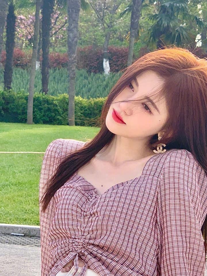 Cúc Tịnh Y là minh chứng da trắng chỉ cần dùng một màu son-2