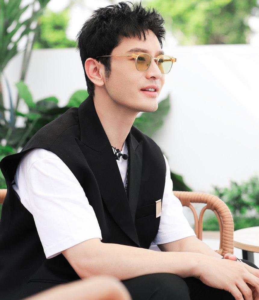 Huỳnh Hiểu Minh lại vướng tin hẹn hò ngôi sao Thiên Long Bát Bộ-1