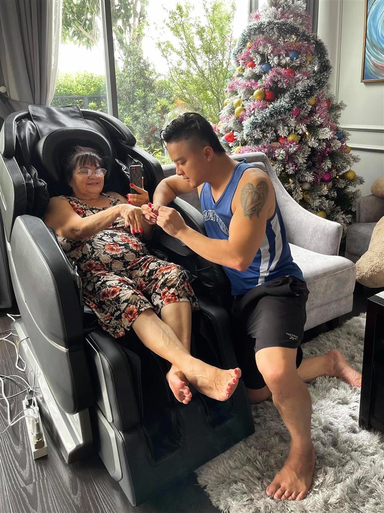 Cao Thái Sơn kỳ công tổ chức Valentine đánh úp cho mẹ ruột-9