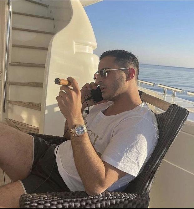 Lừa đảo 10 triệu trên Tinder, gã đàn ông khoe cuộc sống sang chảnh-1