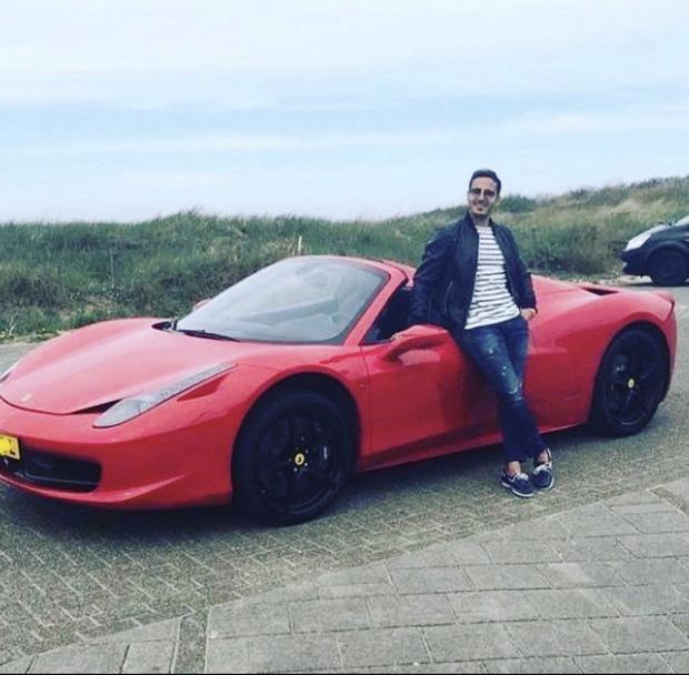 Lừa đảo 10 triệu trên Tinder, gã đàn ông khoe cuộc sống sang chảnh-5