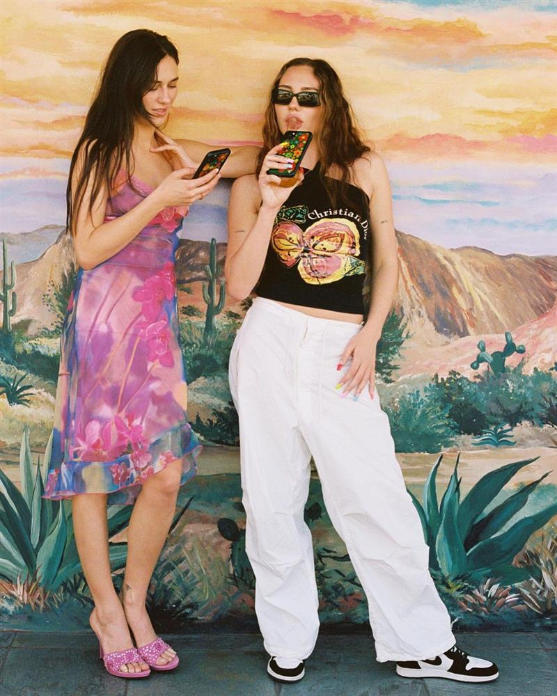 Mỹ nhân Hollywood diện quần jeans thụng túi hộp đẹp đỉnh-4