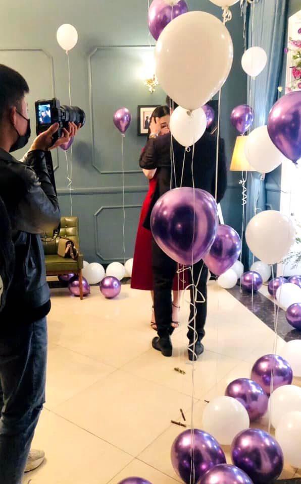 Phương Nga mặc đồ tắm quyến rũ mà qua ống kính Bình An lạ lắm-8