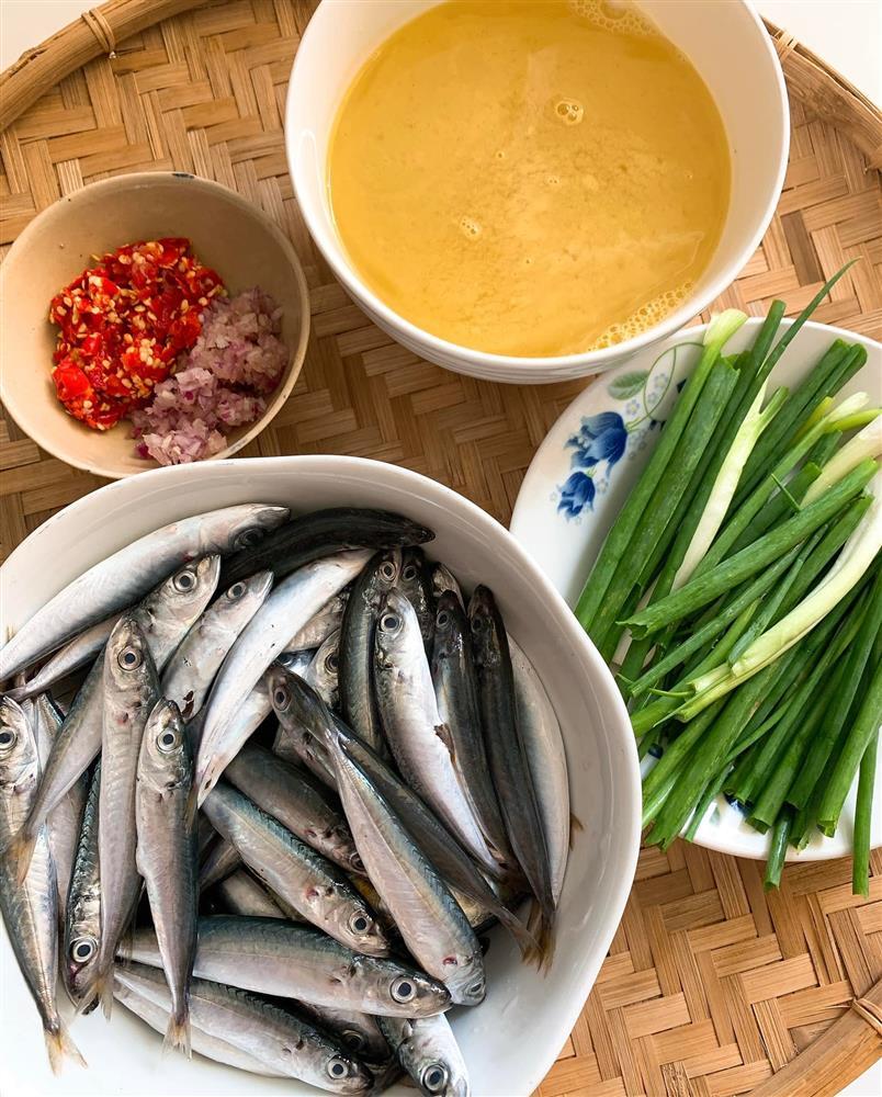 Cá nục kho nước mía đậm đà, đánh bay nồi cơm ngày mưa lạnh-3