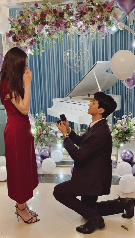 Cầu hôn Phương Nga, Bình An đeo nhẫn ở vị trí lạ lùng?-2