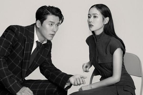 Chuyện tình yêu của Hyun Bin và Son Ye Jin được công chúng ủng hộ nồng nhiệt. 2 ngôi sao tương xứng về cả ngoại hình, danh tiếng và sự giàu có.