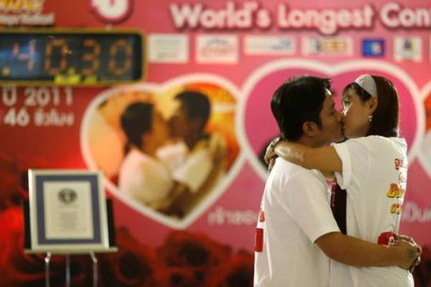 Thái Lan kêu gọi người dân đeo khẩu trang khi quan hệ tình dục ngày Valentine-1