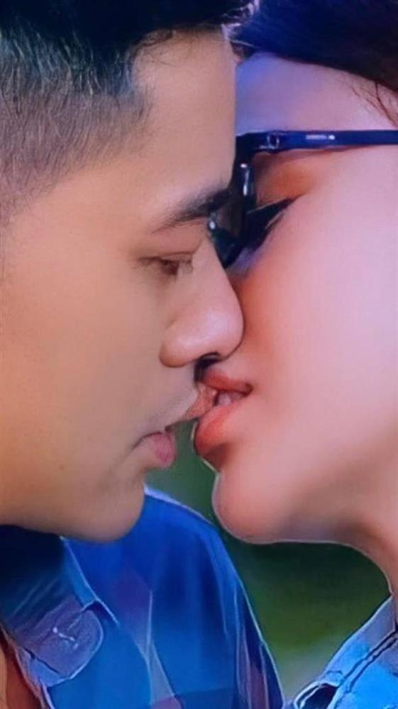 Lan Ngọc hôn như cái máy vẫn chưa sốc bằng cảnh khóa môi táo bạo này-6