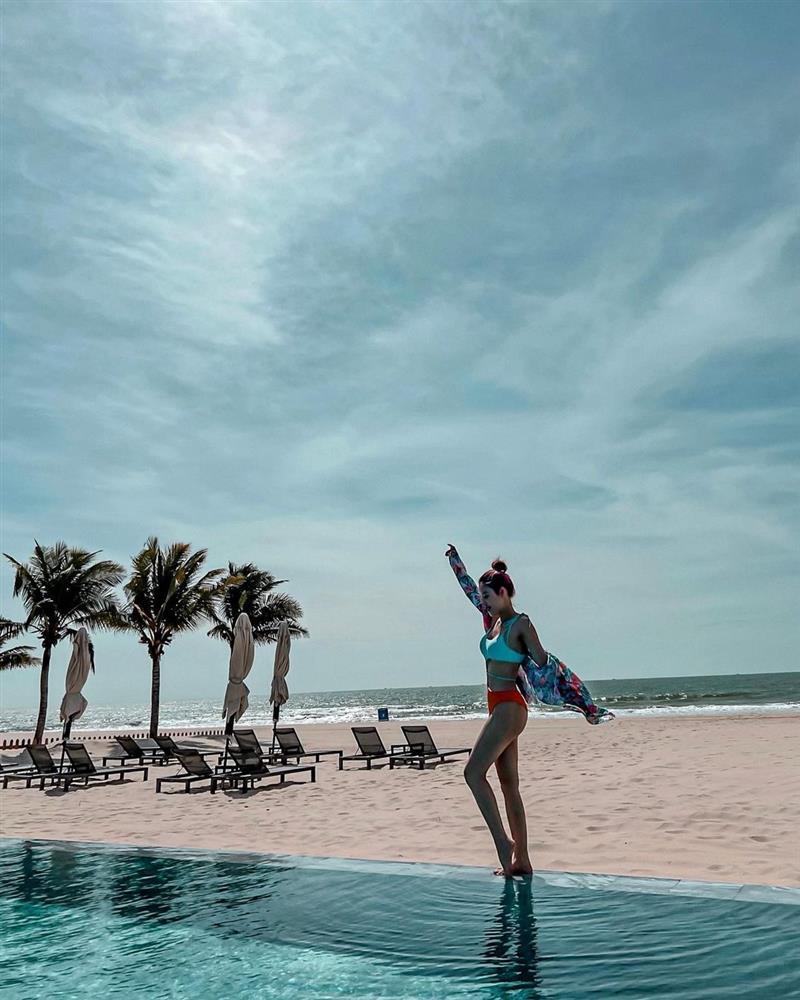 Mỹ nhân độc thân Vbiz rủ nhau mặc bikini dịp Valentine-7