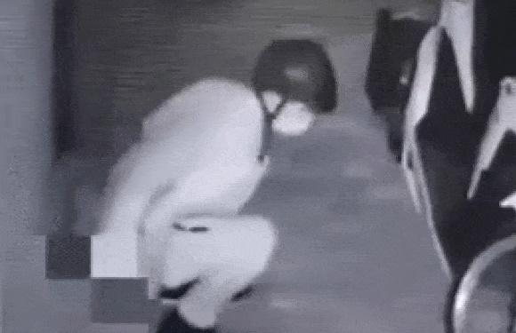 Ông chú gây tranh cãi khi phóng uế trước mặt nữ nhân viên-5