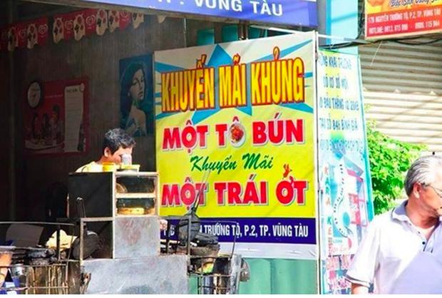 Tấm biển chú ý, giảm tốc độ gây bực bội với dòng chữ phì cười-4