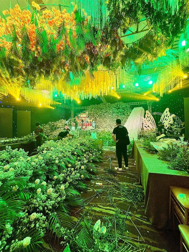 Đoàn Di Băng khoe quà sinh nhật khủng, khui đồ 3h sáng chưa xong-1