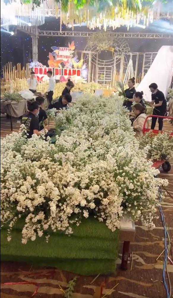 Hoa mắt trước tiệc sinh nhật xa xỉ của Đoàn Di Băng-2