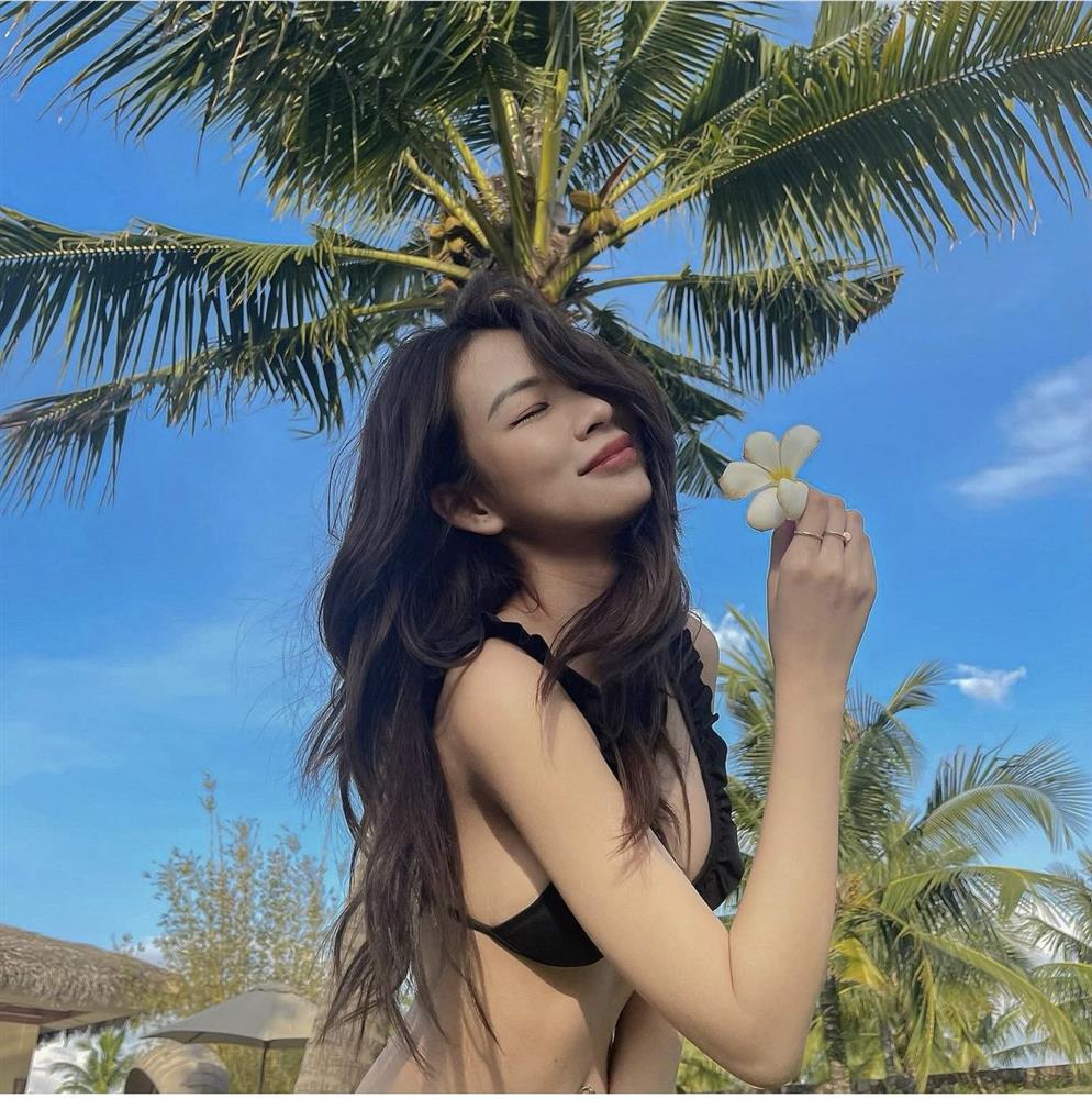 Trật nhịp tim vì khoảnh khắc như cởi trần của Phí Phương Anh-3