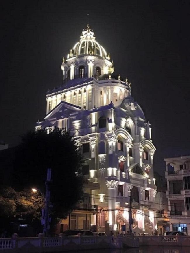 Loạt lâu đài dát vàng, nội thất toàn gỗ giá nghìn tỷ của đại gia Việt-1