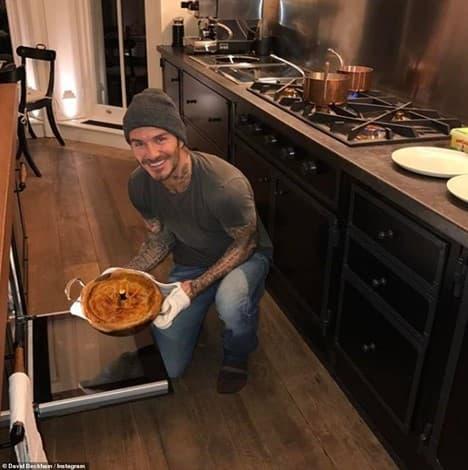 Biệt thự nhà Beckham cần sửa khẩn cấp nếu không muốn bị sụp-6