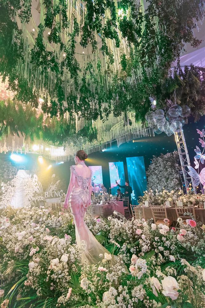 Đoàn Di Băng phản ứng căng khi bị mắng mặc đầm đạo nhái-4