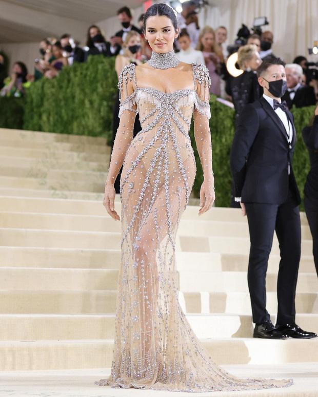 Đoàn Di Băng phản ứng căng khi bị mắng mặc đầm đạo nhái-3