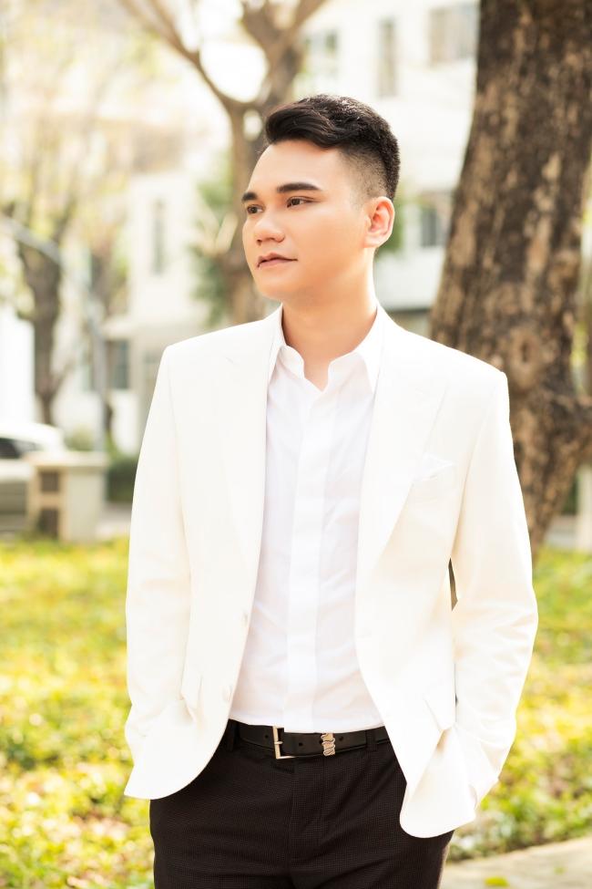 Khắc Việt đưa vợ vào MV kèm loạt câu thả thính ngọt sâu răng-1