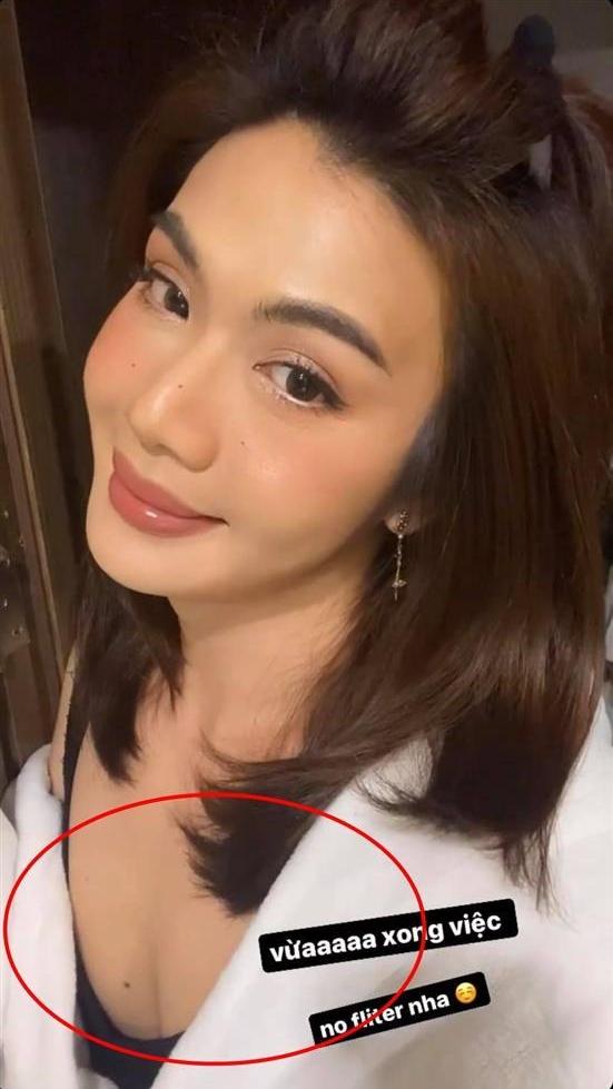 Đào Bá Lộc mặc đầm khoe body đồng hồ cát và khe ngực sâu hun hút-4