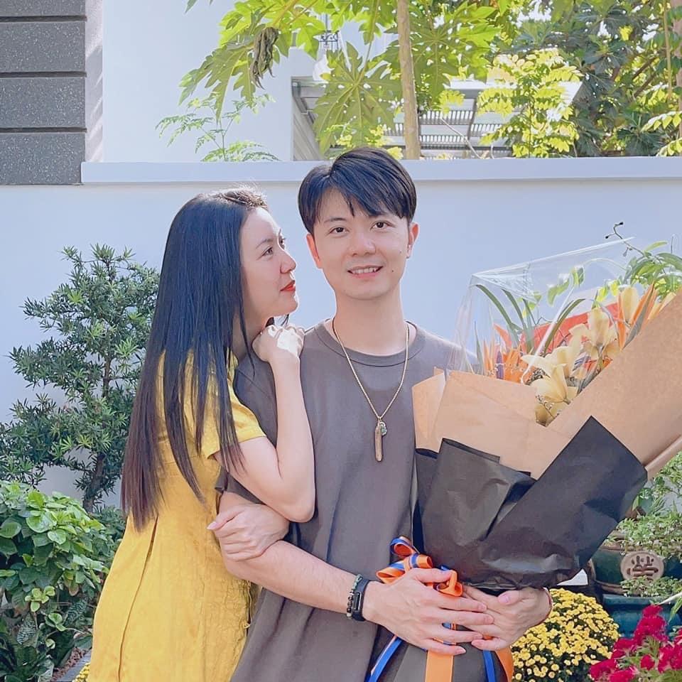 Chồng đại gia tung ảnh mặt mộc Thúy Vân gây ngã ngửa-5