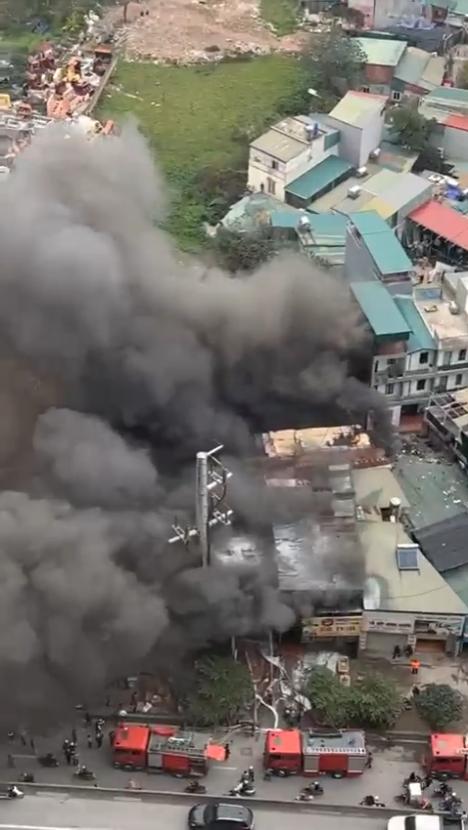 Cháy, nổ lớn tại nhà hàng ở Hà Nội và trưa Rằm tháng Giêng-3