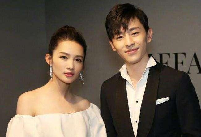 Lý Thấm vào khách sạn cùng Đặng Luân, yêu đương quá kín?-7