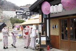 Xu hướng 'du lịch giả' nở rộ ở Hàn Quốc, Nhật Bản