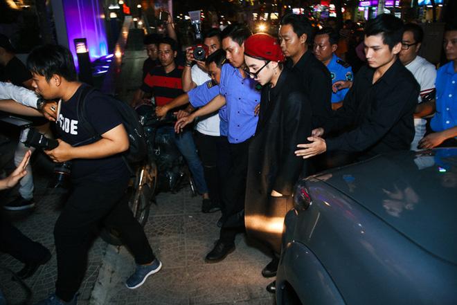 Sơn Tùng từng nói không thích đi xe máy nhưng lại chở Hải Tú mua bánh chưng-3