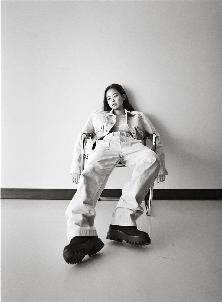 BLACKPINK Jennie khoe trọn body với bộ ảnh hot nhất xưa nay-5