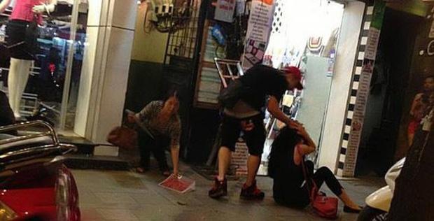 Sơn Tùng và những sao nam động tay động chân với bạn gái-8