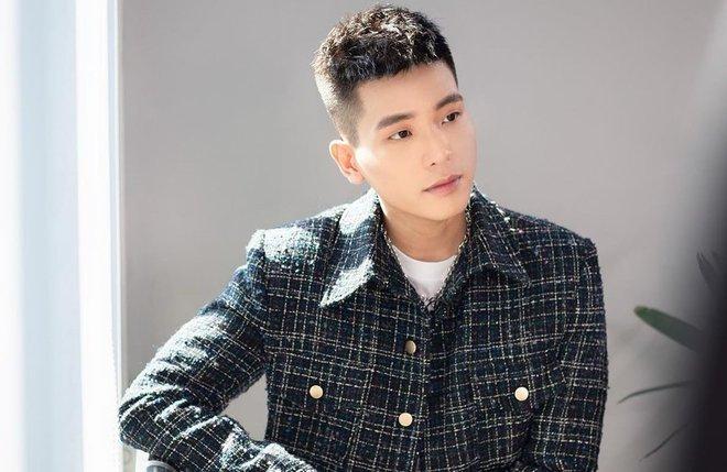 Quân A.P chủ động tránh xa những cô gái có tính cách thoáng-1