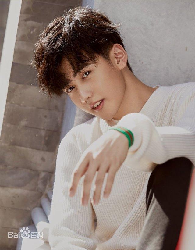 Em gái quốc dân Trương Tử Phong yêu tra nam Yên Hủ Gia?-9