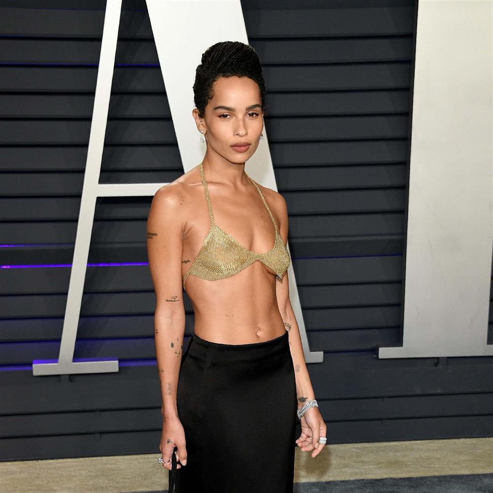 Diễn viên Dị Biệt ưa hở bạo, thích hình xăm, mặc khác người-8