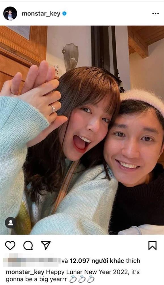 Hot girl đình đám nhá hàng ảnh cưới ca sĩ nổi tiếng Vbiz-1