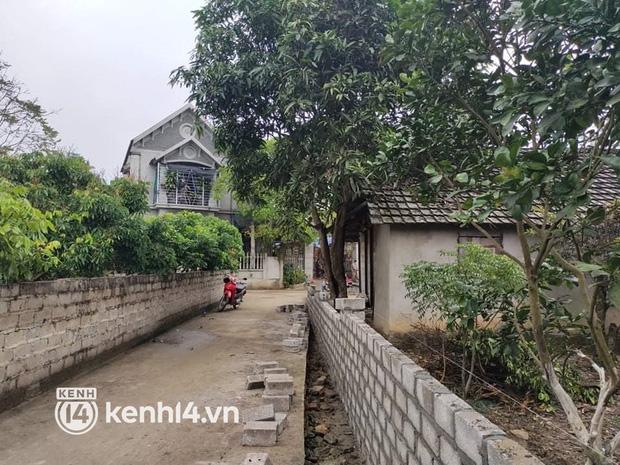 Cận cảnh ô cửa sổ kẻ thủ ác ngắm bắn 2 vợ chồng ở Thái Nguyên-2