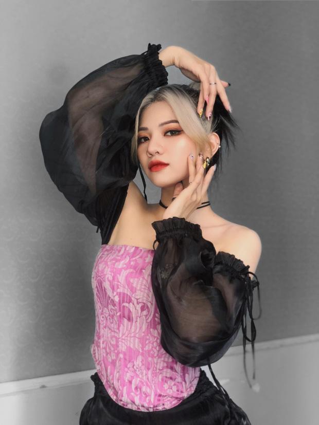 Tiktoker được ví Lisa Việt Nam: Nhan sắc truyền hình khác xa tóp tóp-4