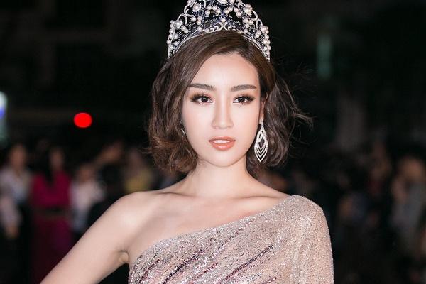 Bằng chứng rõ nét Đỗ Mỹ Linh yêu cậu út nhà bầu Hiển?-9